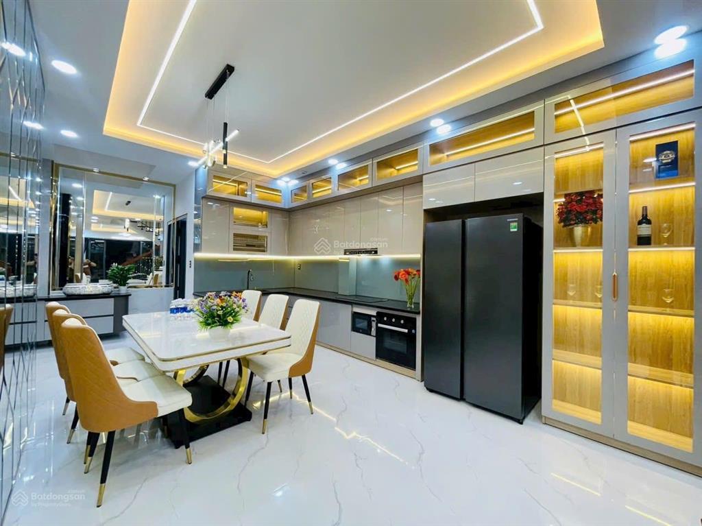 Chủ cần bán gấp, đ. hoàng văn thụ, p1, q. tân bình,giá 3tỷ800tr, dt 70m2, cho thuê 26tr, sổ riêng