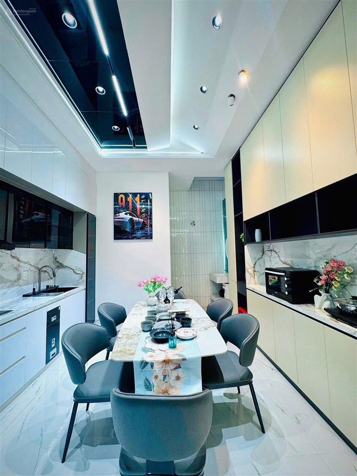Vừa ở vừa cho thuê, đ. phổ quang, p2, q. tân bình,giá 3tỷ450tr dt 64m2, cho thuê 25tr, sổ riêng