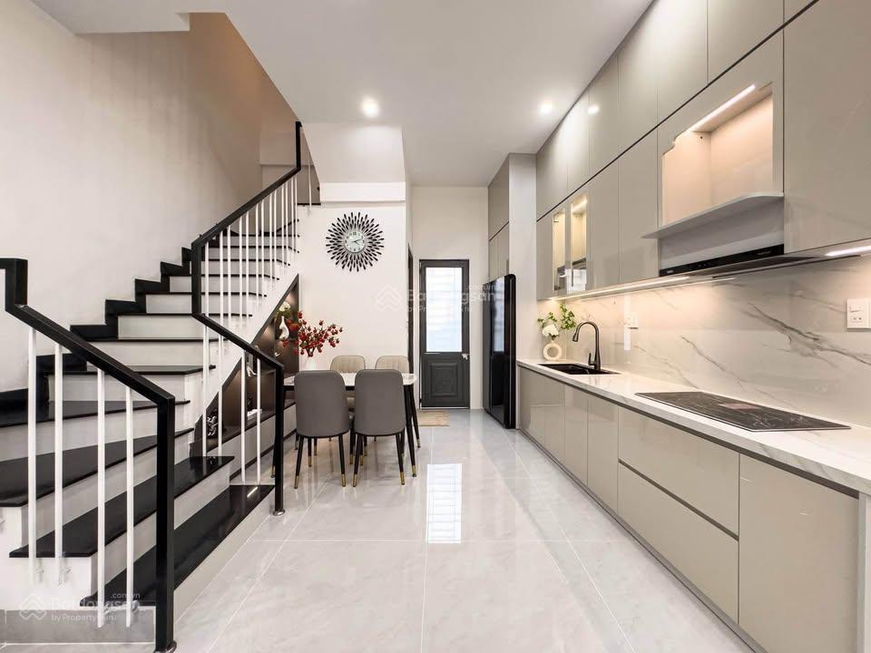 Chủ kẹt tiền cần bán gấp nhà cộng hòa, p4, tân bình, dt 71,2m2, giá 3 tỷ 750tr, sổ hồng chính chủ