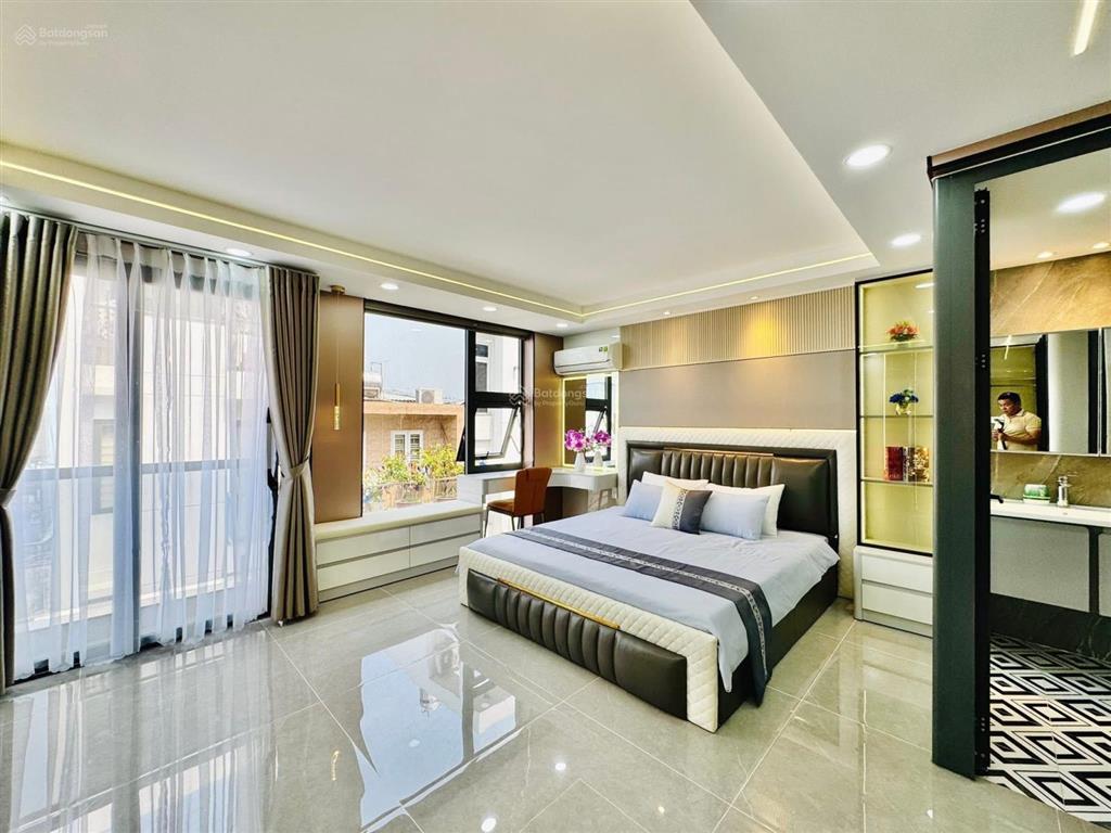 Bán nhà hẻm đ.thích quảng đức, p5, phú nhuận, 72.5m2, giá 3 tỷ 900tr ,cho thuê 22tr sổ hồng riêng