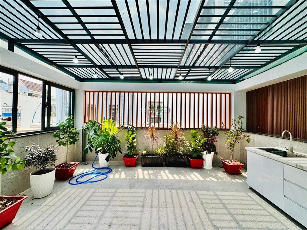Bán nhà hẻm đ.thích quảng đức, p5, phú nhuận, 72.5m2, giá 3 tỷ 900tr ,cho thuê 22tr sổ hồng riêng