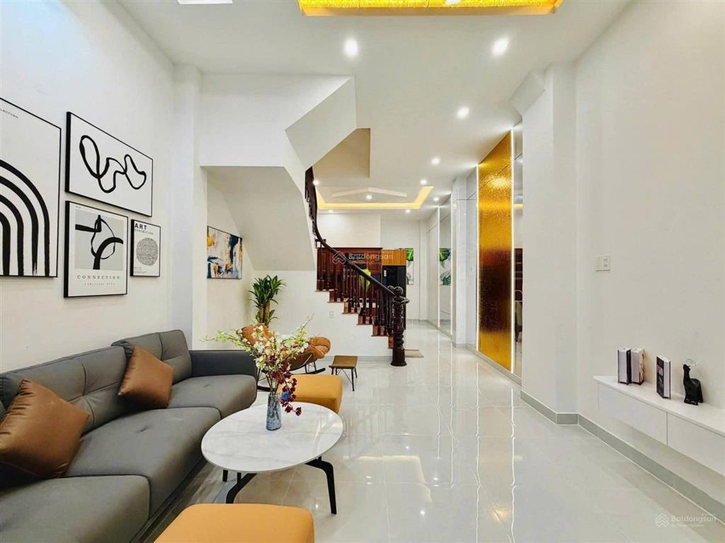 Giá ngộp nhà hẻm võ văn tần, p. võ thị sáu, q3, 76m2, giá 3 tỷ 950tr thuê 23tr/th, sổ hồng riêng