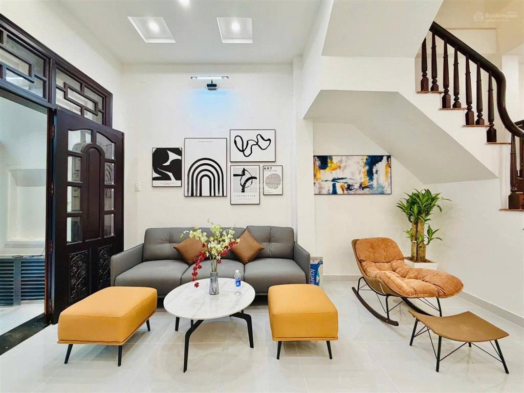 Giá ngộp nhà hẻm võ văn tần, p. võ thị sáu, q3, 76m2, giá 3 tỷ 950tr thuê 23tr/th, sổ hồng riêng