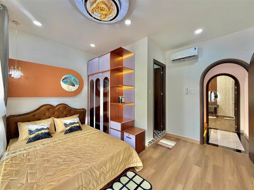 Chủ đi định cư bán gấp, hẻm 51 cao thắng p3, q3, 71.2m², giá 3 tỷ 750tr thuê 23tr/th, sổ hồng riêng