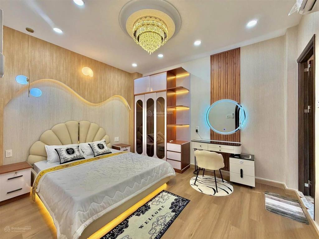 Chủ đi định cư bán gấp, hẻm 51 cao thắng p3, q3, 71.2m², giá 3 tỷ 750tr thuê 23tr/th, sổ hồng riêng