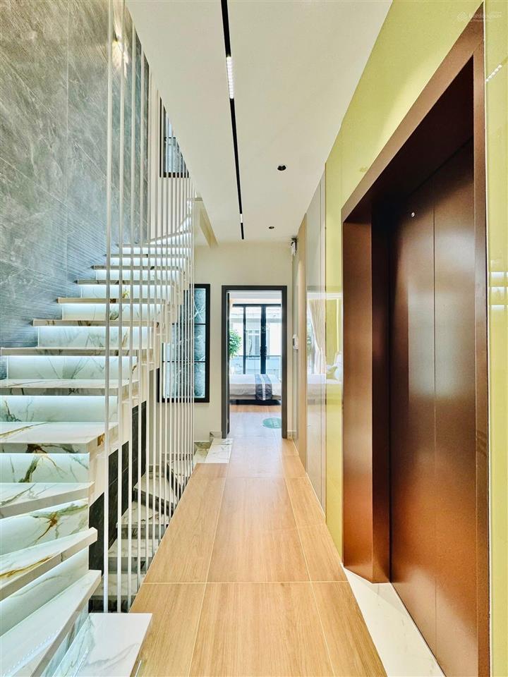 Trung tâm phú nhuận, diện tích lớn 80m2, giá 3 tỷ 350tr thuê 27tr/th, khách xem là muốn xuống tiền