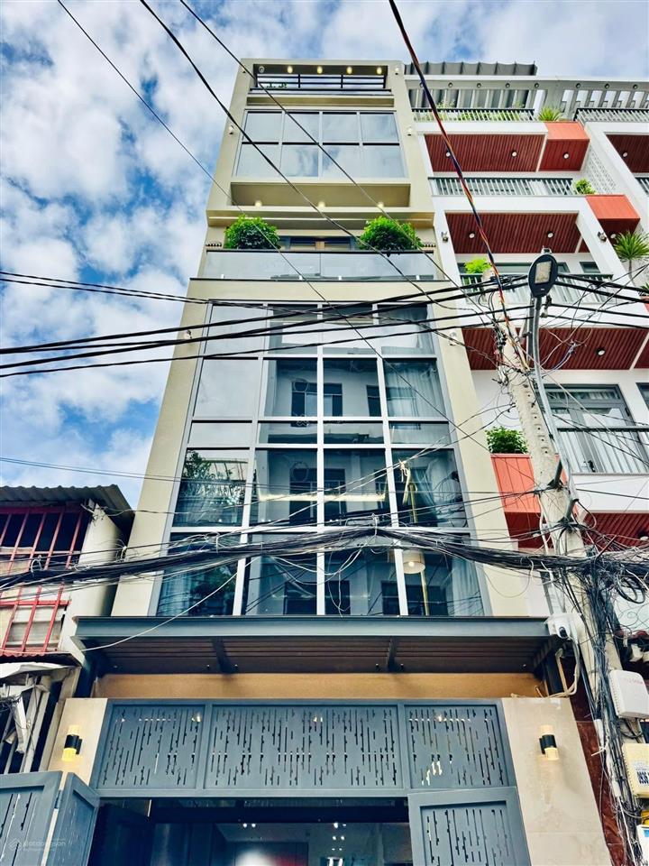 Trung tâm phú nhuận, diện tích lớn 80m2, giá 3 tỷ 350tr thuê 27tr/th, khách xem là muốn xuống tiền