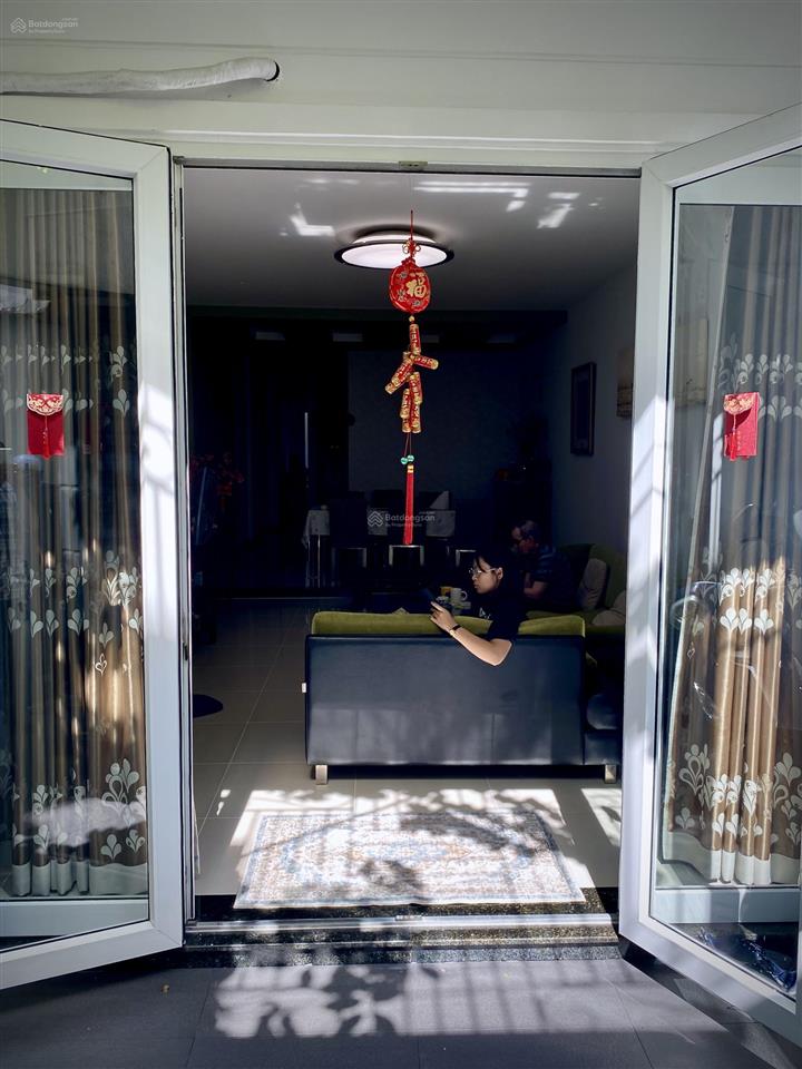 Bán nhà chính chủ. ngay vòng xoay lê văn sỹ nguyễn trọng tuyển. khu an ninh yên tĩnh. giá 13,2 tỷtl