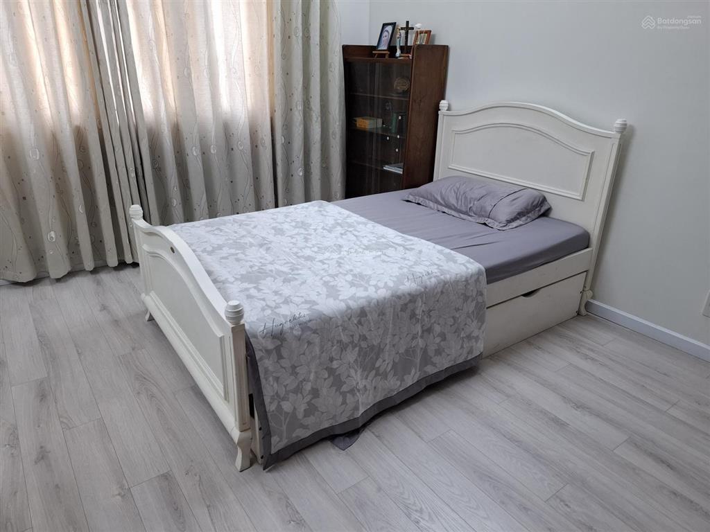 Bán nhà chính chủ. ngay vòng xoay lê văn sỹ nguyễn trọng tuyển. khu an ninh yên tĩnh. giá 13,2 tỷtl