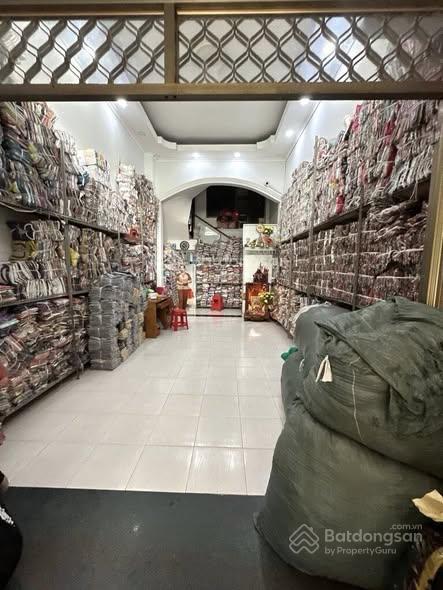 Gần chợ tân bình  đông hồ lạc long quân  5 tầng btct  6pn  dt 25tr/tháng