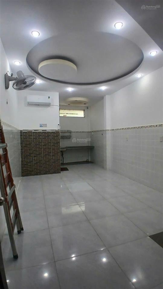 Nhà 4 tầng dài 19m nở hậu tài lộc, tạ quang bửu p2 q8 xe hơi đỗ cửa. shr hoàn công đủ, 8 tỷ ( tl )
