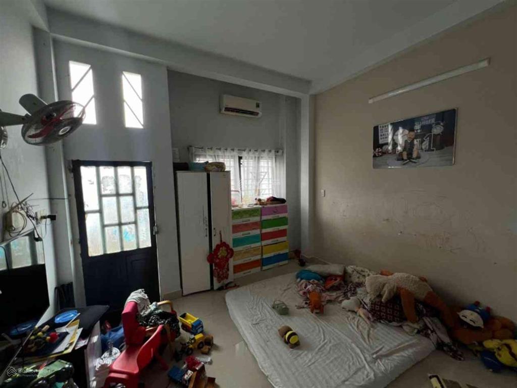 Nhà mới 3 tầng đúc vô ở liền, dương bá trạc q8 cách mặt tiền 50m, sổ hồng riêng hoàn công chỉ 6,3tỷ