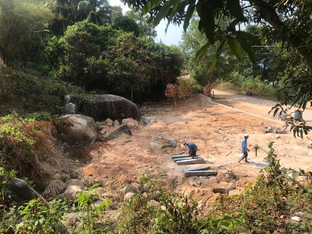 Đất mặt tiền đường lên đỉnh ma thiên lãnh (hòn sơn)