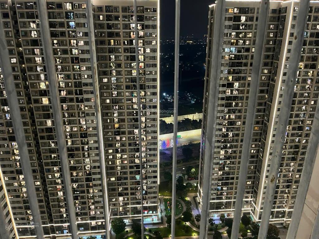 Chính chủ bán căn 1 ngủ + ở vinhome smart city