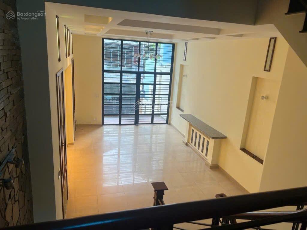 Phan tây hồ pn  có gara & sân để xe hơi  105m2 (5x21) sổ vuông a4  công nhận đủ  4 tầng btct