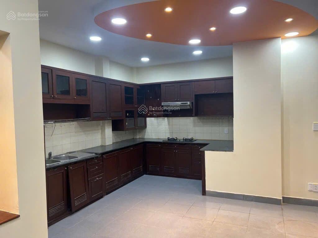 Phan tây hồ pn  có gara & sân để xe hơi  105m2 (5x21) sổ vuông a4  công nhận đủ  4 tầng btct