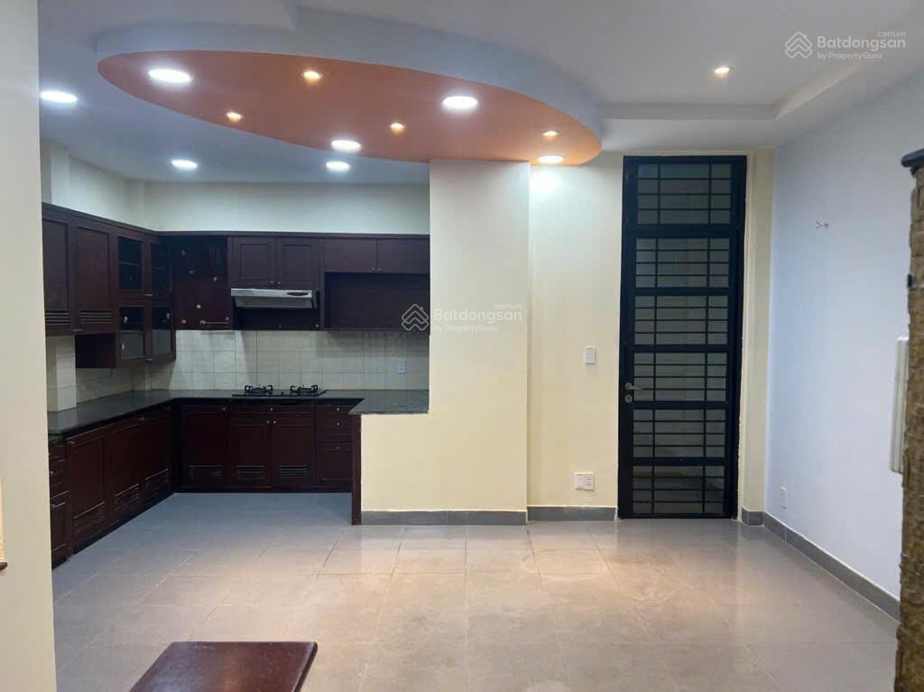 Phan tây hồ pn  có gara & sân để xe hơi  105m2 (5x21) sổ vuông a4  công nhận đủ  4 tầng btct