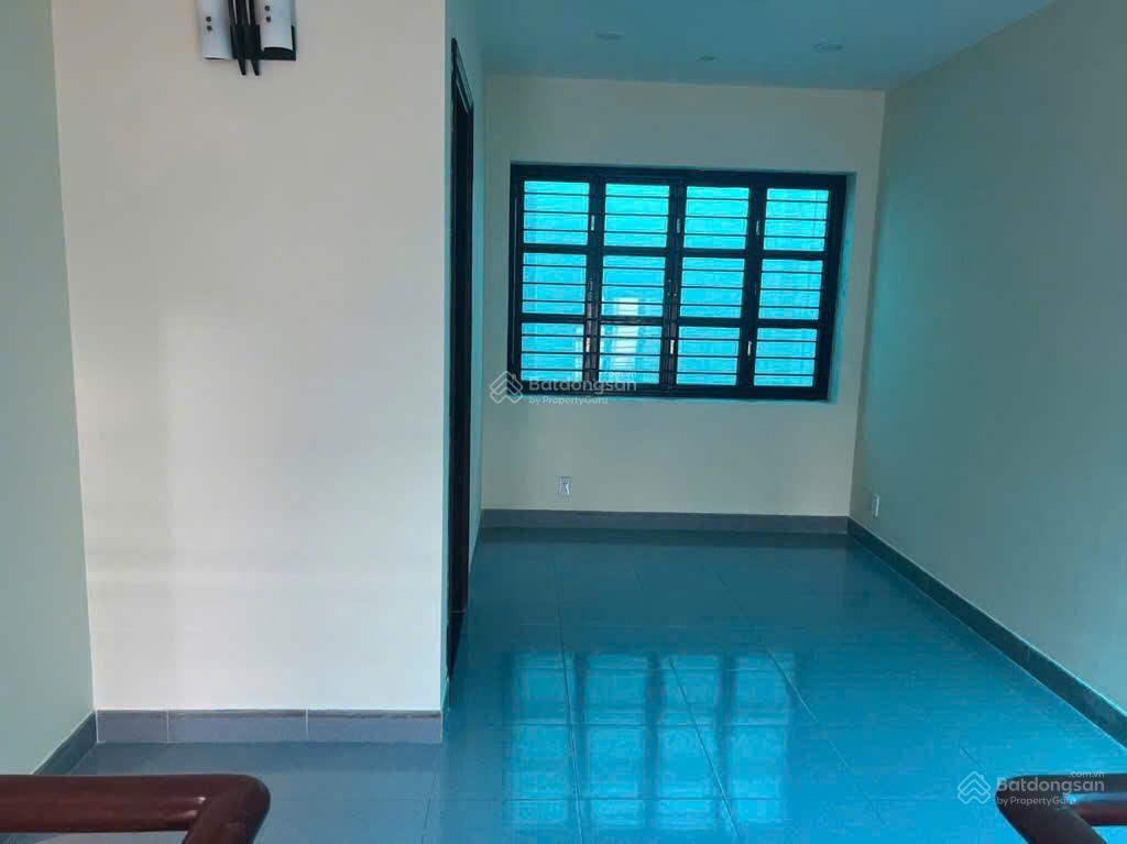 Phan tây hồ pn  có gara & sân để xe hơi  105m2 (5x21) sổ vuông a4  công nhận đủ  4 tầng btct