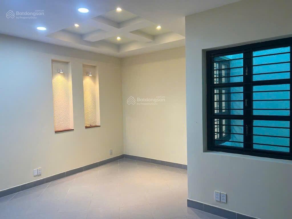 Phan tây hồ pn  có gara & sân để xe hơi  105m2 (5x21) sổ vuông a4  công nhận đủ  4 tầng btct