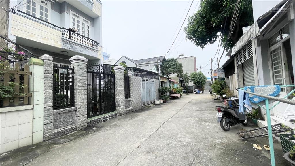Nhà c4 100m2 5x20 cách 1 căn ra mặt tiền đường số 22 gần ngay công an hiệp bình giá chỉ 8,8 tỷ