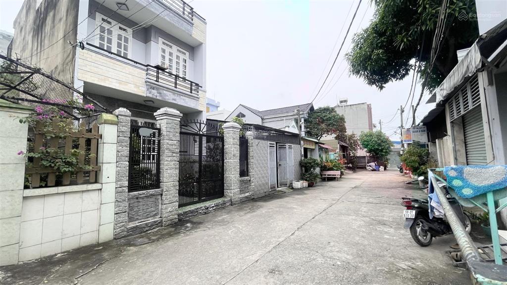Nhà c4 100m2 5x20 cách 1 căn ra mặt tiền đường số 22 gần ngay công an hiệp bình giá chỉ 8,8 tỷ