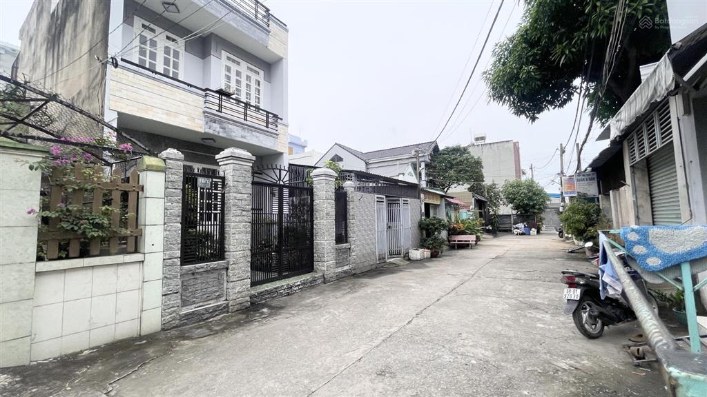 Nhà c4 100m2 5x20 cách 1 căn ra mặt tiền đường số 22 gần ngay công an hiệp bình giá chỉ 8,8 tỷ