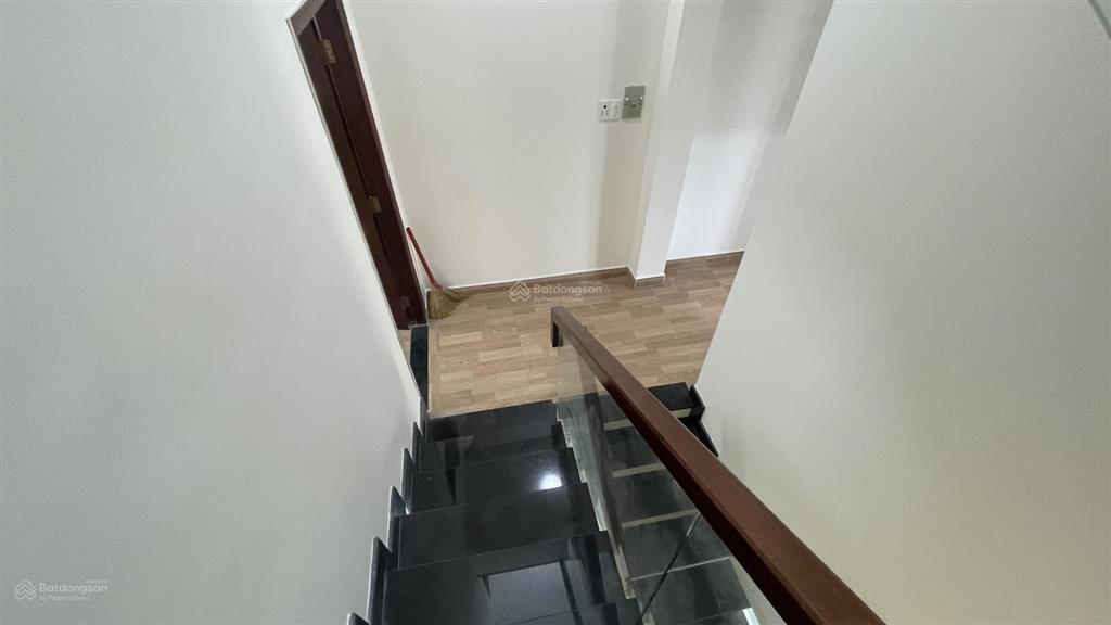 Bán nhà 3 tầng 80,7m2  hxh chỉ 50m ra kha vạn cân gần chợ thủ đức chỉ 8,19 tỷ