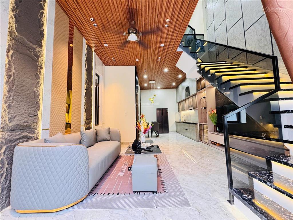 Nhà 3 tầng kiệt tôn đức thắng  full nội thất cao cấp  gần các tiện ích trường học, chợ,...