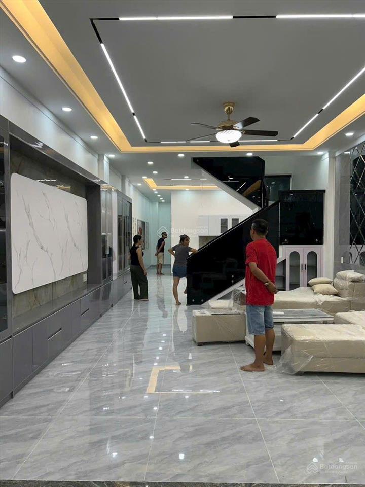 Bán nhà 1 trệt 2 lầu hoàn công kdc tân long 2