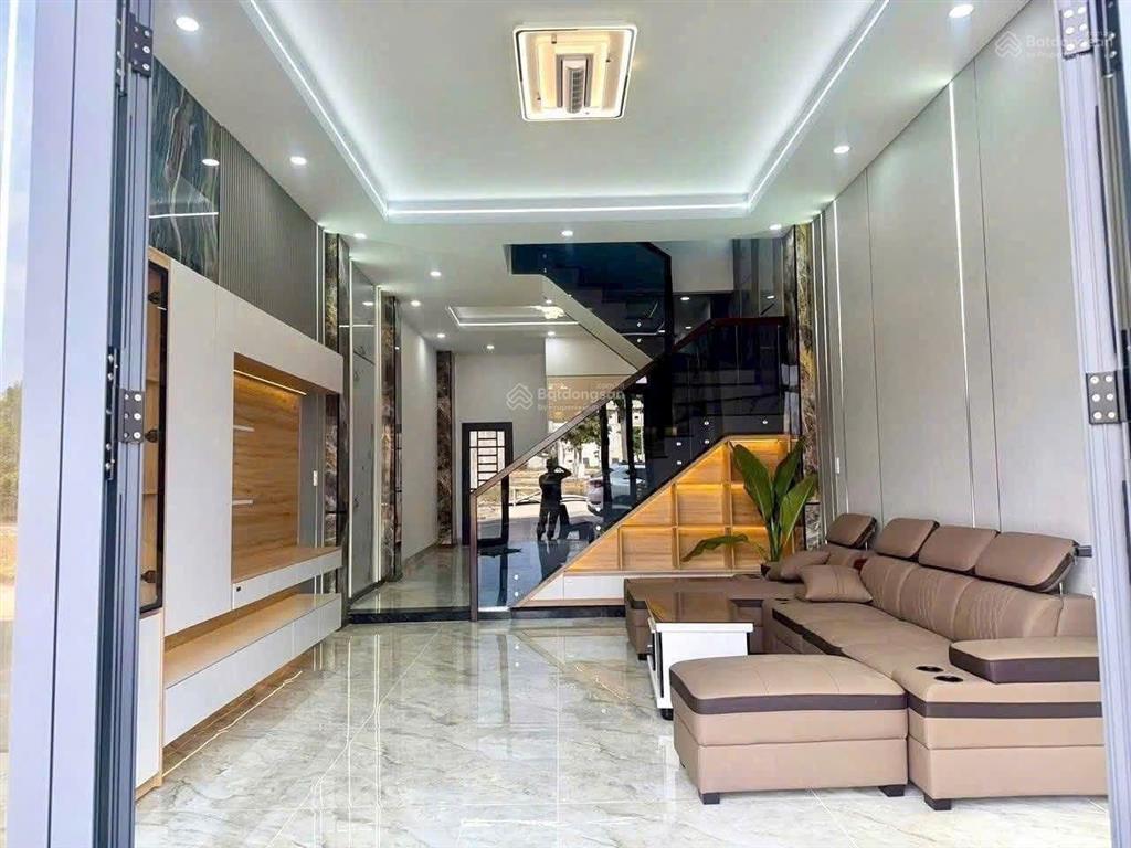 Bán nhà 1 trệt 2 lầu hoàn công kdc tân long 2