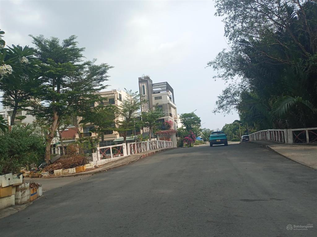 Đất gần nguyễn lương bằng, quận 7 lô góc hai mặt tiền, khu phân lô, diện tích 114m2 giá 12.3 tỷ