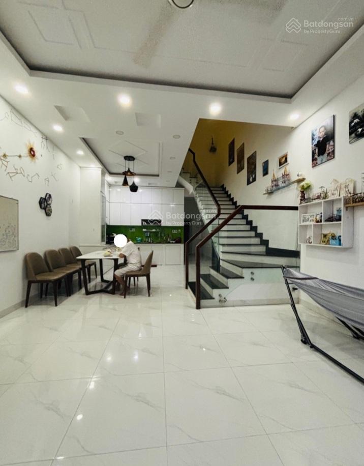 Đất có nhà 3 tầng mặt tiền khu phân lô gia hòa, bình hưng, bình chánh, diện tích 100m2, giá 6.1 tỷ