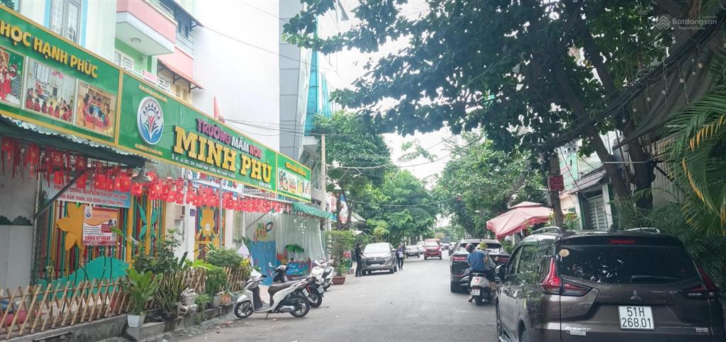 Nhà phố view bến du thuyền, 4 tầng có thang máy, diện tích 100m2, phú thuận, quận 7 giá 15,5 tỷ