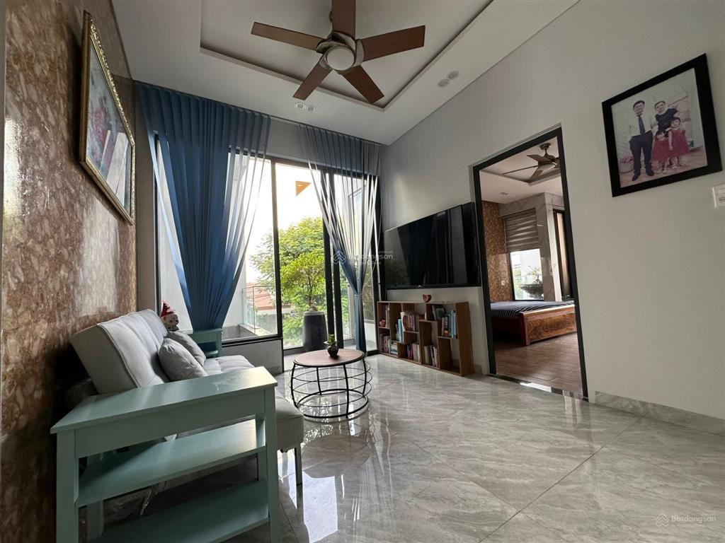 Bán nhà 3 tầng 2 mặt tiền đường lớn đối diện công viên vị trí đắc địa tại hòa xuân giá 8tỷ9