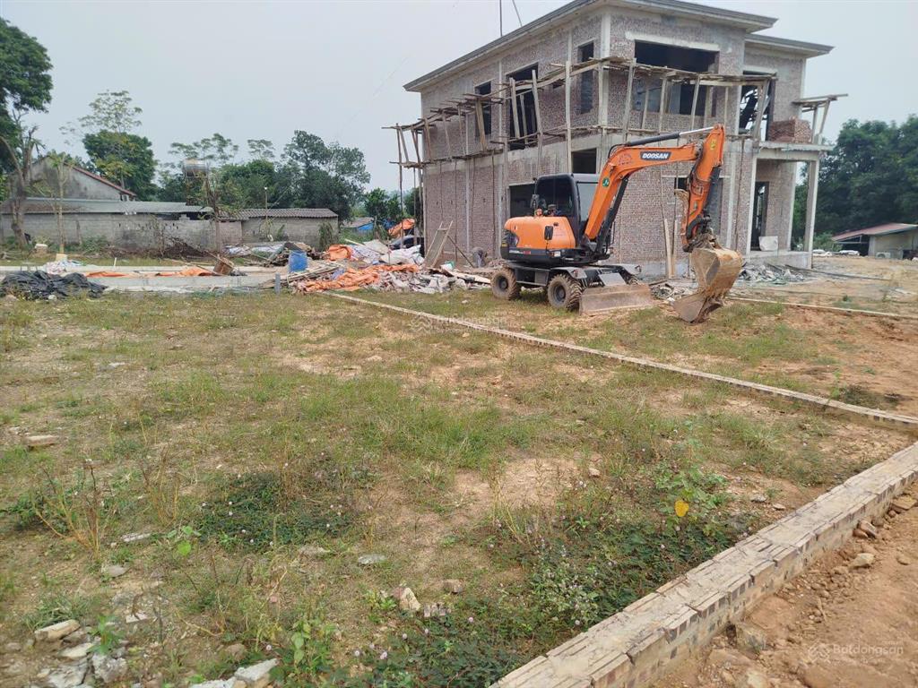 Chính chủ cần bán 110m2 đất gần suối hai ba vì, giá ngộp
