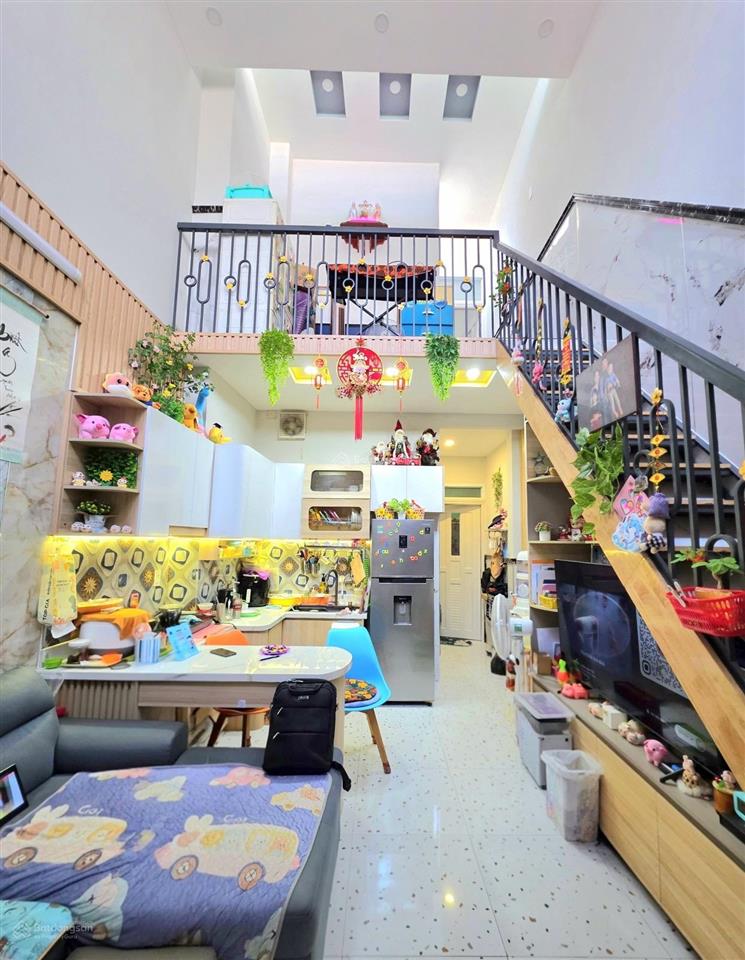 Nhà đẹp ở ngay cho vợ chồng trẻ | gần ngã 5 gò vấp | tặng lại nội thất | 37m2 2 tầng 2pn chỉ 3.94tỷ