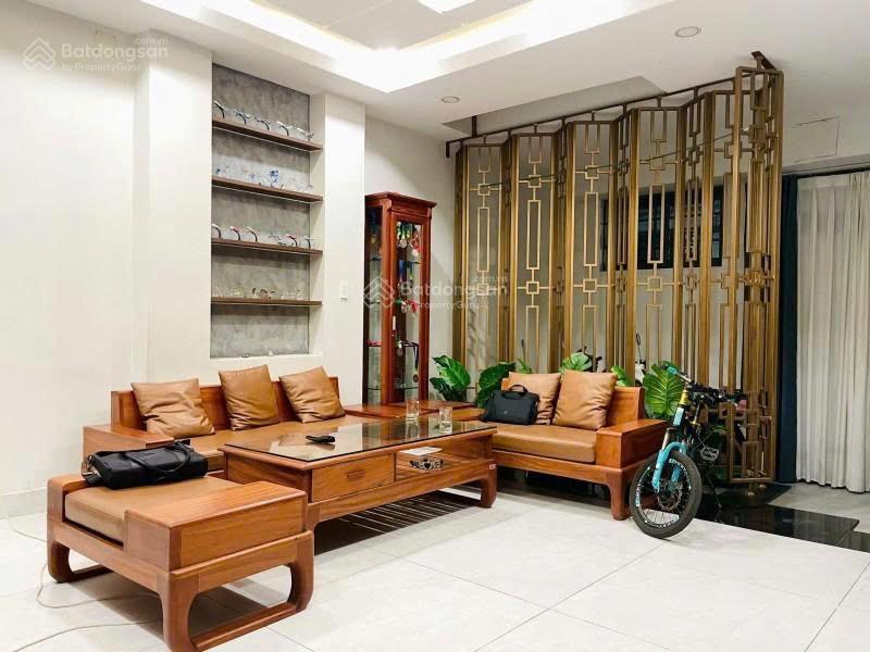Căn nhà cực rộng để ở | ngang lớn 5.5m ô tô đỗ cửa