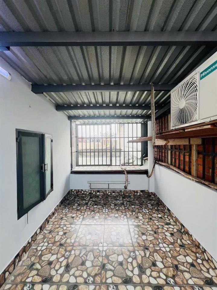 4 tầng sân thượng 4 phòng ngủ gần 200m2 sàn  hàng xóm dân trí văn minh