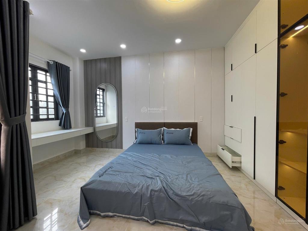 4 tầng sân thượng 4 phòng ngủ gần 200m2 sàn  hàng xóm dân trí văn minh