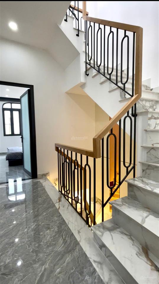 Nhà mới 61m2 ngang 5.5m cực rộng 3 tầng 4 phòng ngủ
