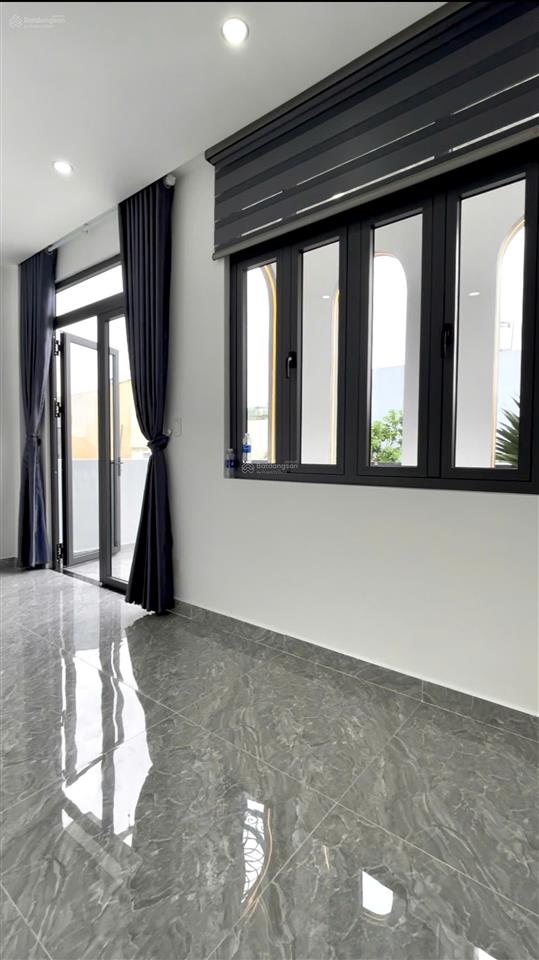 Nhà mới 61m2 ngang 5.5m cực rộng 3 tầng 4 phòng ngủ
