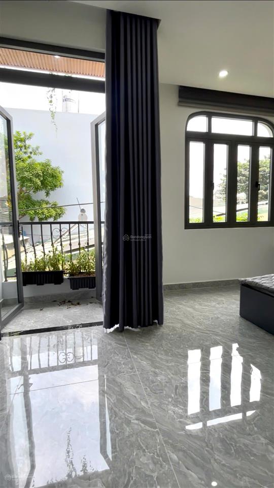 Nhà mới 61m2 ngang 5.5m cực rộng 3 tầng 4 phòng ngủ