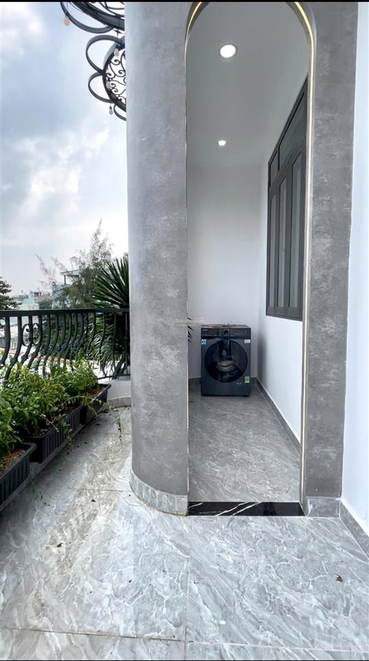 Nhà mới 61m2 ngang 5.5m cực rộng 3 tầng 4 phòng ngủ