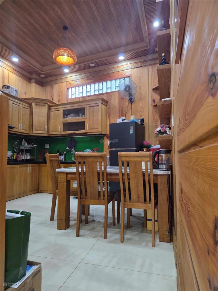 Hẻm xe hơi 7 chỗ thông  2 tầng mới chính chủ full gỗ tự nhiên  kinh doanh sầm uất