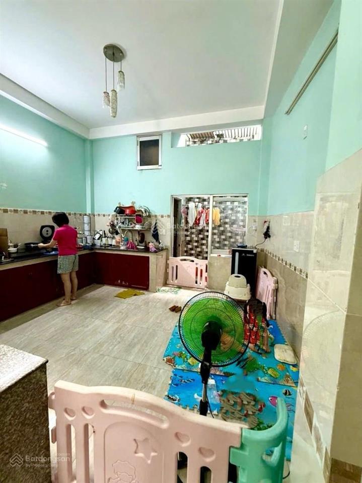 Hẻm xe hơi thông lê đức thọ  nhà 2 tầng cứng cáp rộng rãi