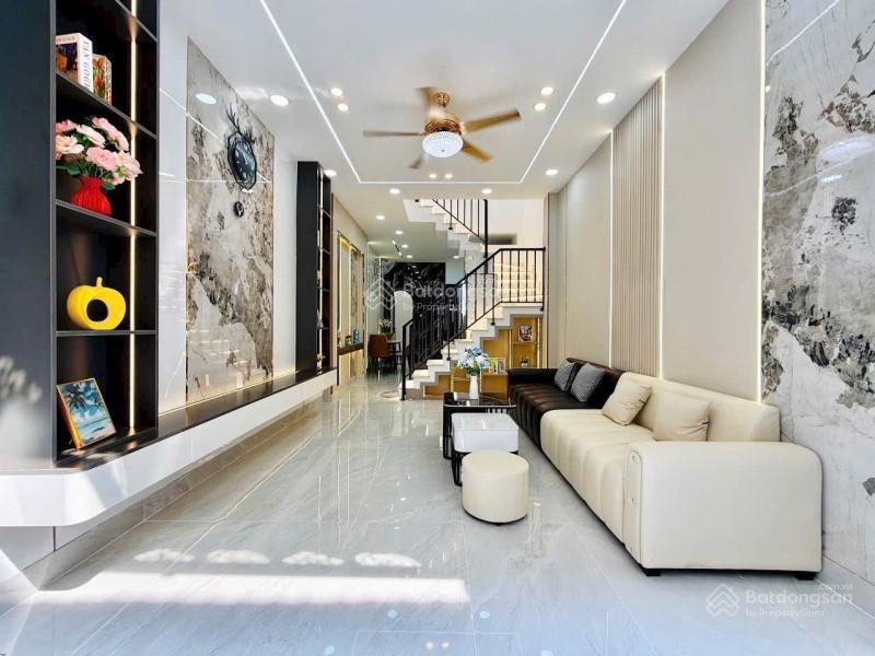 Nhà rộng rãi 3 phòng ngủ hơn 40m² chỉ hơn 4 tỷ