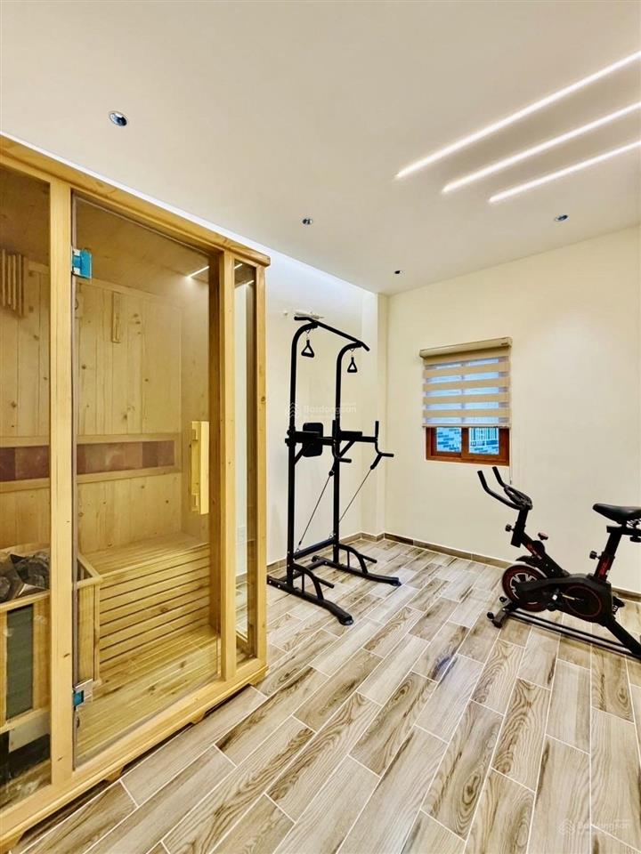 Bán nhà hẻm xe hơi hồ bơi ngay công viên lớn  người già trẻ em rất phù hợp  yên tĩnh trong lành