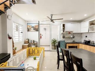 Bán nhà ngã 5 chuồng chó  diện tích lớn giá rẻ