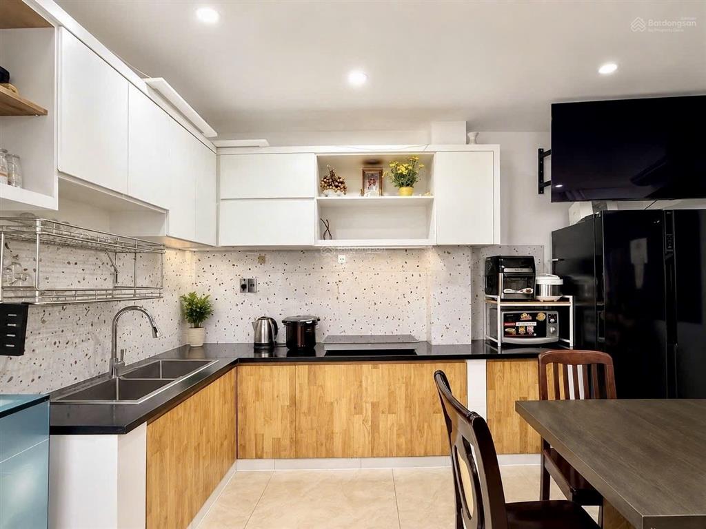 Bán nhà ngã 5 chuồng chó  diện tích lớn giá rẻ