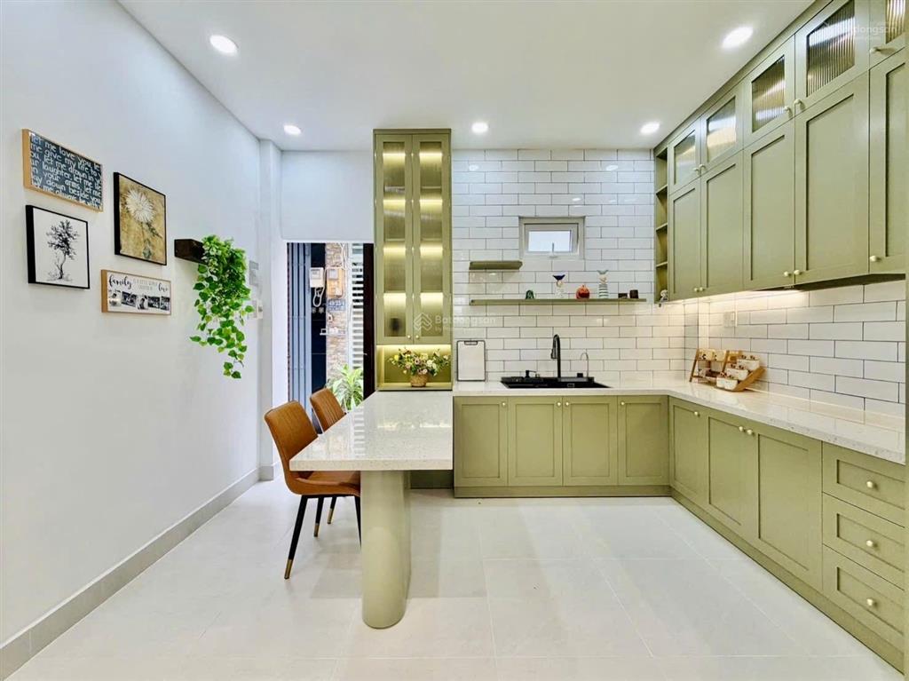 Bán nhà nhỏ tiền 3 tầng đầy đủ công năng 4 phòng ngủ wc riêng từng phòng